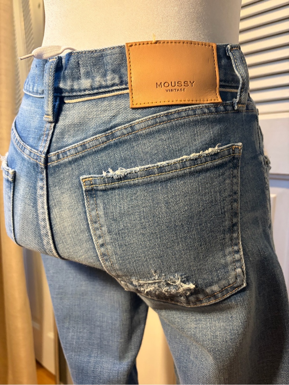 Moussy Light Blue Cropped Distressed Jeans - Picture 3 of 12